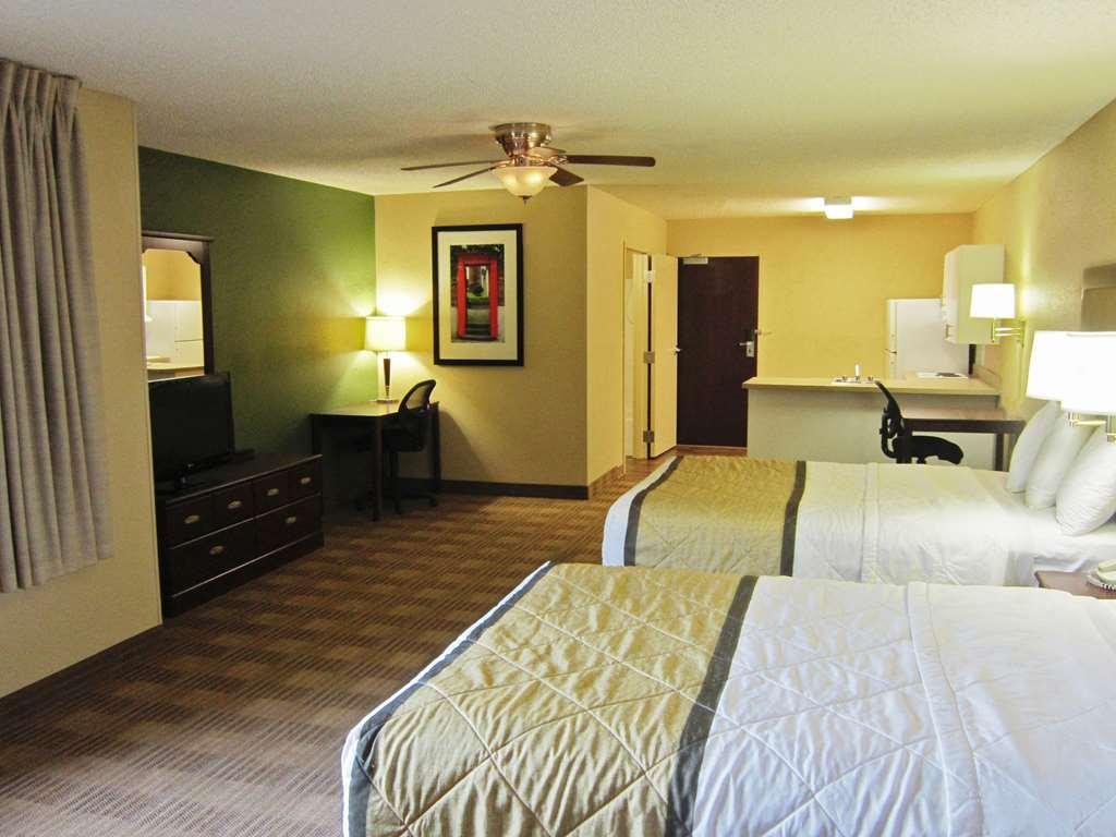 Extended Stay America Suites - Milwaukee - Waukesha Room photo